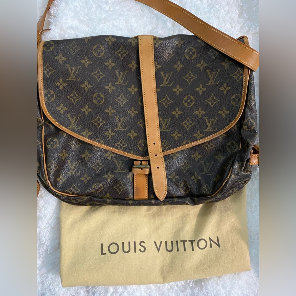 Louis Vuitton Saumur 30